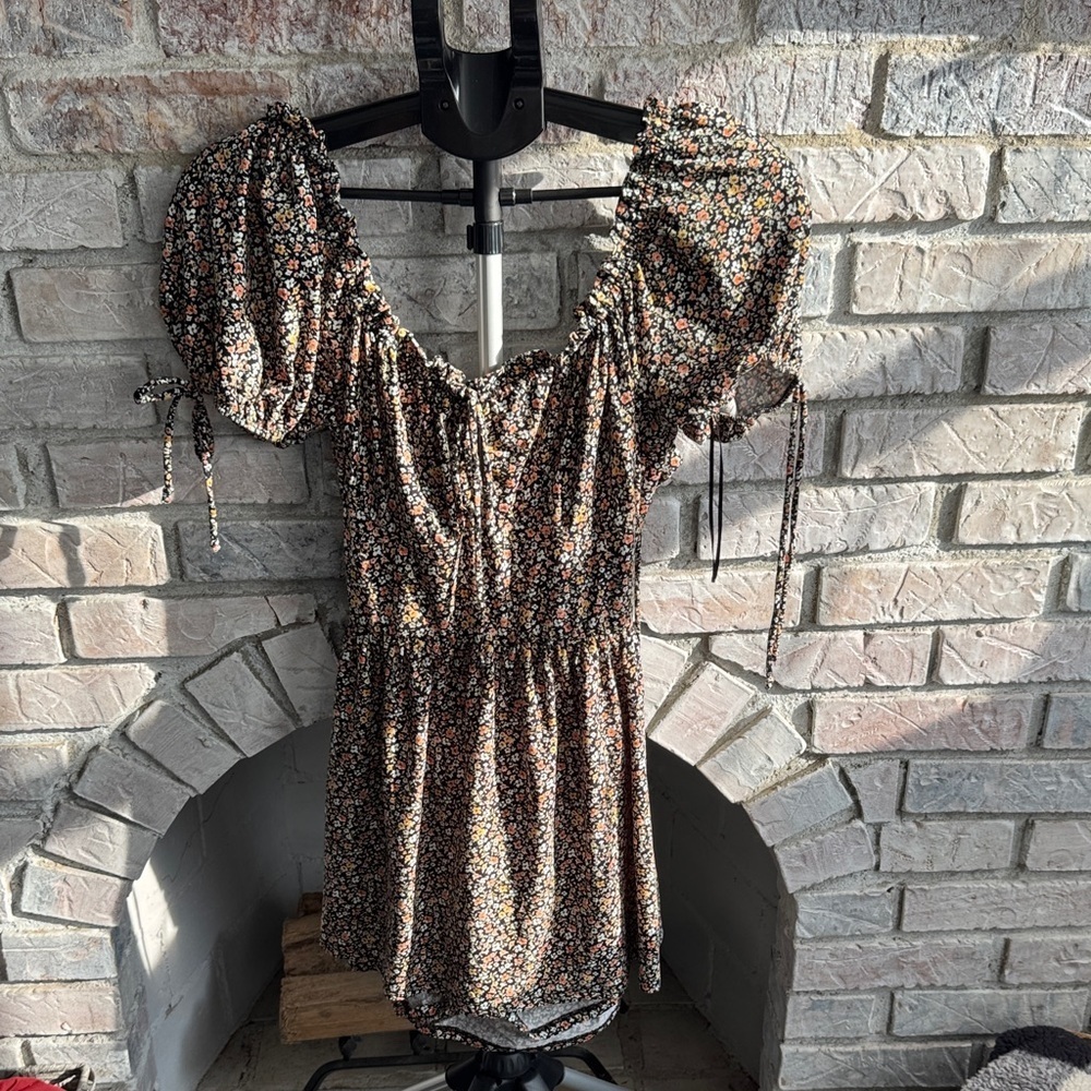 Urban Outfitters Floral Puff Sleeve Romper